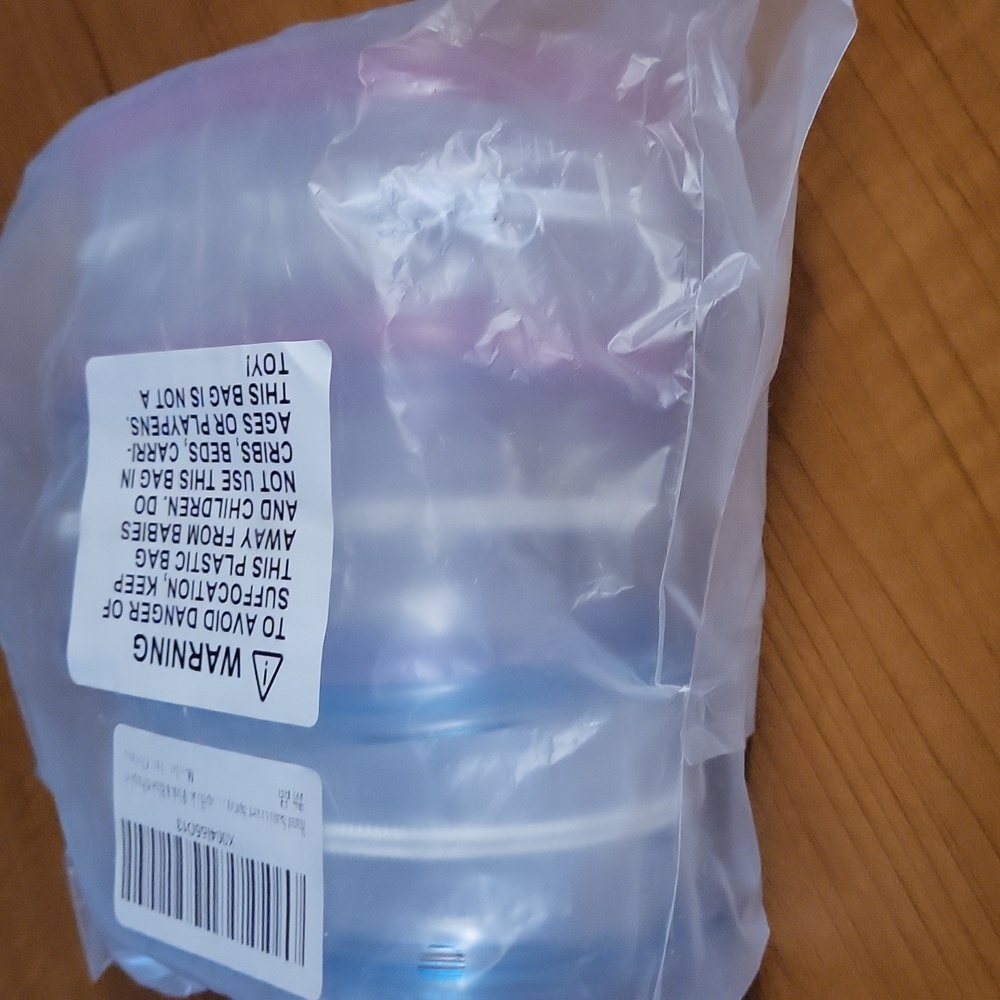 Transparent Zippered Pouches With Snap Hook For Hand Sanitizer, Make Up, Earbuds - Picture 11 of 12